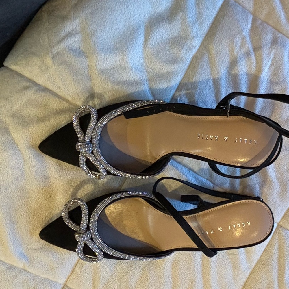 Kelly & Kate Bow Heels -NEW WITHOUT BOX